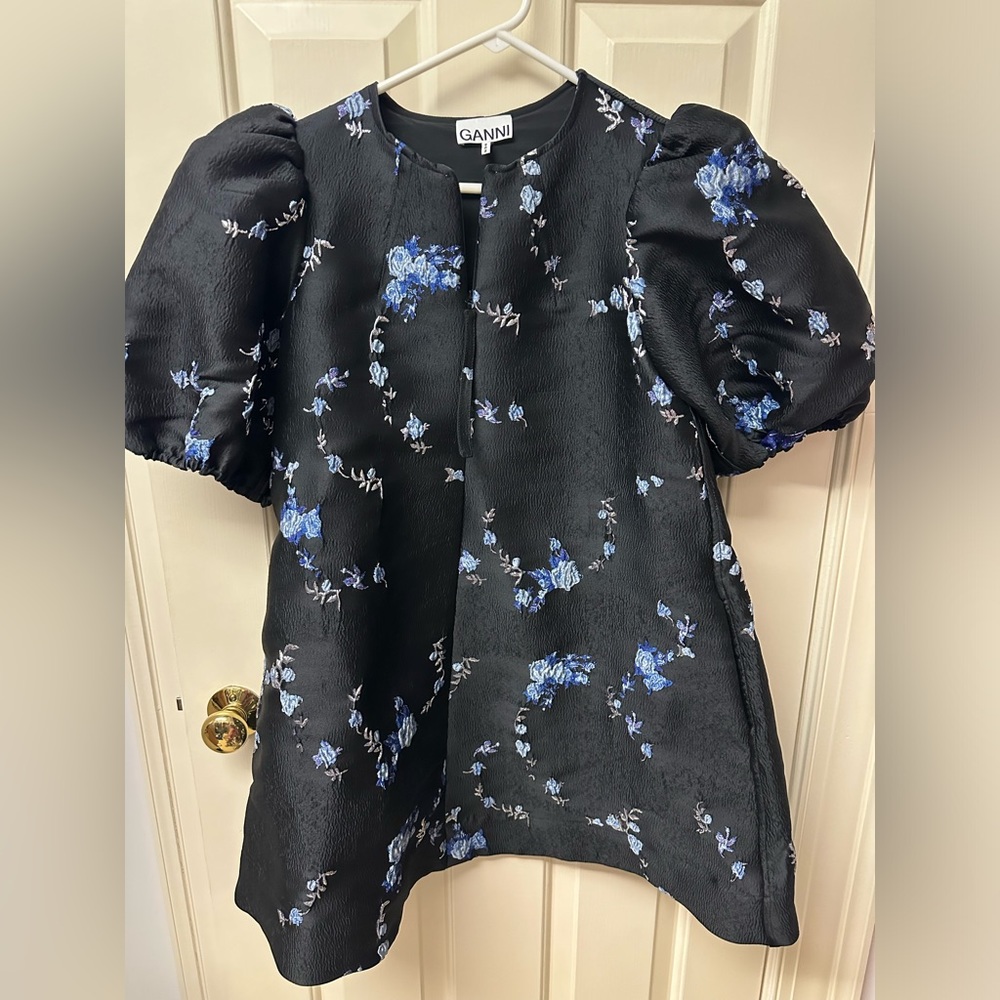 Ganni
Puff-Sleeve Floral Jacquard Minidress - Picture 2 of 8